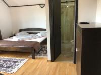 Dreibettzimmer mit Balkon