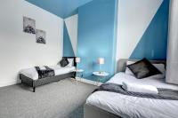 Cheerful 2 Bedroom Home, Sleeps 5 Guest Comfy, 1x Double Bed, 3x Single Beds, Free Parking, Free WiFi, Suitable For Business, Leisure Guest,Coventry, Midlands - Chambres d’hôtes Coventry