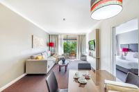 'Double Paradise' Two Separate Waterfront Resort Apartments - B&B
