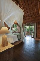 Wooden Deluxe Double Room with Garden View 