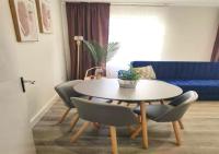 B&B London - 2 bedroom serviced apartment # - Bed and Breakfast London