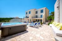 Luxury Villa Fig with pool and Jacuzzi near Dubrovnik - B&B