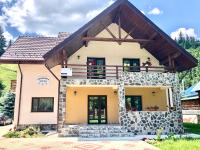 Pensiunea Bucur - B&B Dămuc