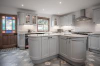 Pendeilo Villa - 5 Bedroom Holiday Home - Amroth - B&B
