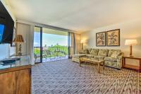 Cute Beachfront Condo with Lanai and Resort Pools - B&B