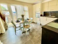 B&B Felixstowe - Luxurious Beach House with spectacular sea views - Bed and Breakfast Felixstowe