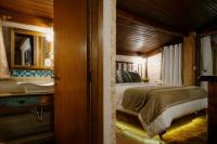 Suite with Spa Bath
