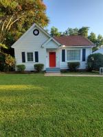 Spacious Centrally Located 3 Bed 2 Bath - Sleeps 8 - Bed and Breakfast Montgomery