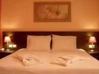 Studio with Shared Terrace - Basement