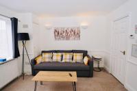 B&B Slough - Spacious 1 Bed Flat in Central Slough - Bed and Breakfast Slough