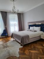 Deluxe Room (2 Adults + 1 Child)