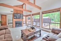 Bryan Home with Deck and Yard about 4 Mi to Texas A and M! - B&B Bryan