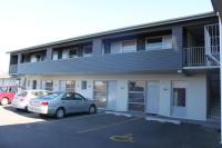 Big Five Motel - Bed and Breakfast
