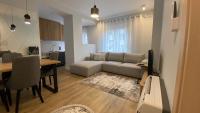 Centrally located Glamorous Bright APT near Bazaar - B&B Tirana