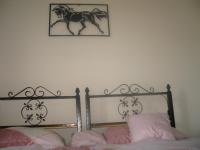 Kleines Zweibettzimmer