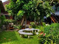 Single Bed in Mixed Dormitory Room