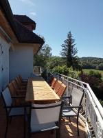 Vaste villa en position dominante superbe vue lacs - B&B
