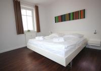 One-Bedroom Apartment 1RB8
