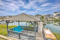 B&B Ocean Isle Beach - Gorgeous OIB Escape with Dock and Canal View! - Bed and Breakfast Ocean Isle Beach