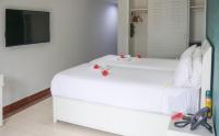 Standard Deluxe Twin Room with Sea View