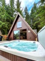 B&B Invergarry - Bonnie Lodge-Lochside Location with Hot Tub - Bed and Breakfast Invergarry