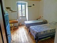 Apartment With Shared Bathroom