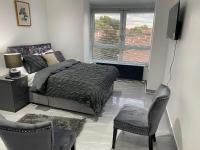 B&B London - Luxurious 2-Bed Apartment in Woolwich London - Bed and Breakfast London