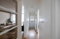 Gorgeous Modern Apartment near Redhill Station inc Private Garden & Parking - B&B Redhill