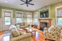 Breezy Home with Grills, Pool and Beach Access! - B&B