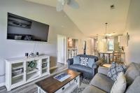 B&B Myrtle Beach - Lovely Myrtle Beach Condo with Community Pool! - Bed and Breakfast Myrtle Beach