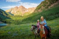 Aspen Ritz-Carlton 3 Bedroom Ski In, Ski Out Residence With Access To Slopeside Heated Pools And Hot Tubs - B&B