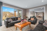 Grandview Lodge - Lowburn Holiday Home