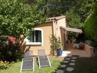 Les Hauts d'Eyragues gîte Aigue Marine Meublé classé 4 étoiles - B&B