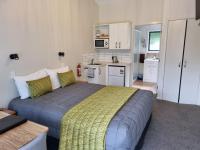 Estudio con 1 cama grande