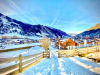 Modern Mountain Apart 3 - directly by Skiing area - B&B Rauris