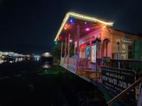 B&B Srinagar - New Silver Jubilee Heritage Group Of Houseboats - Bed and Breakfast Srinagar