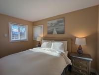 Cozy 1BR Walk to Gondola, Sleep 4, Free Parking - Chambres d’hôtes Whistler