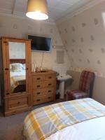 Single Room with Shared Bathroom