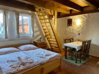 Camera Familiare con Bagno Privato
