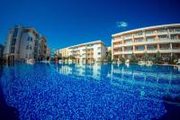 Apartment in a Resort with 6 Pools, Top Floor, Stunning Sunset View - Chambres d'hôtes Slanchev Bryag