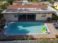 Home in West Palm Beach with Heated Pool - Bed and Breakfast West Palm Beach