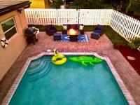 B&B West Palm Beach - Home in West Palm Beach with Heated Pool - Bed and Breakfast West Palm Beach