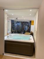 Loft "Eden" jaccuzi prestations haut de gamme 92m2-2 chbres - B&B