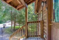 Awesome Honey Bear, Cozy Cabin Retreat in the Smokies Comfort & Fun for All - Chambres d'hôtes Sevierville