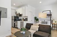 B&B Chicago - Cozy Studio Apt with In-Unit Laundry and Wi-Fi! - Montrose 111 - Bed and Breakfast Chicago