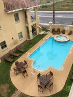 cozy & spacious condo 10min walk to beach - B&B
