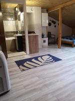 Apartament fort Owcza Góra na poddaszu - Bed and Breakfast
