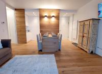 ALPENFLAIR - charming ski-to-door apartment - B&B