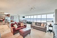 Shop and Dine Fort Worth Condo with Racetrack Views! - B&B