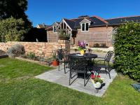 B&B Salisbury - Byre - Farm Cottage on 9 acre Equestrian Small Holding - Bed and Breakfast Salisbury